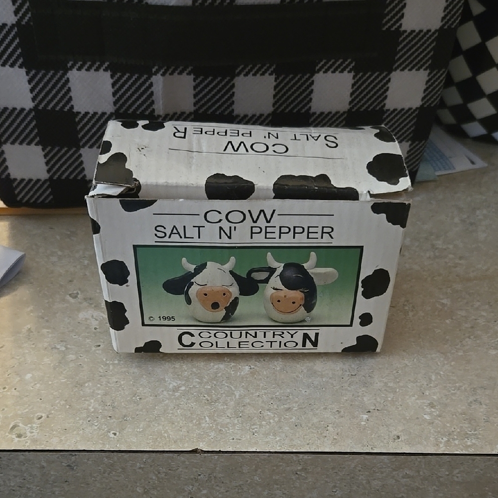 Cow Salt and Pepper Shakers